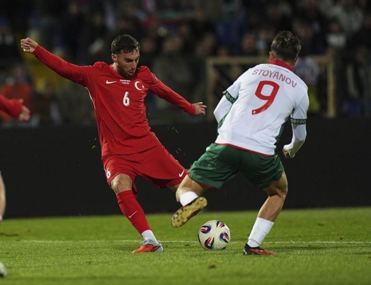 <p>Bir dönem Denizlispor ve Antalyaspor'da forma giyen eski futbolcu Gosho Ginchev de "Aynı hataları bir, iki, üç kez yapıyoruz. Demek ki aptalız" ifadelerini kullandı.</p>
