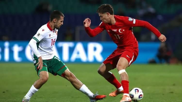 <p>CORNER: "Türkiye bizi futbolda da ezdi geçti"</p>