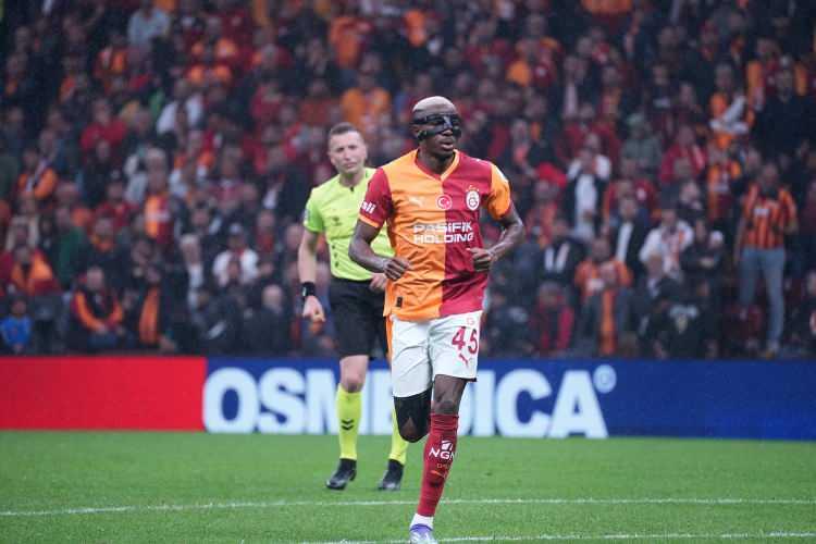 <p>Osimhen, İtalya’da süren soruşturma kapsamında İtalya’nın Mali Polis teşkilatı verdiği ifadede, 2020 yazında başkan Aurelio De Laurentiis’in kendisini Napoli’ye transfer olmaya zorladığını iddia etti.</p>