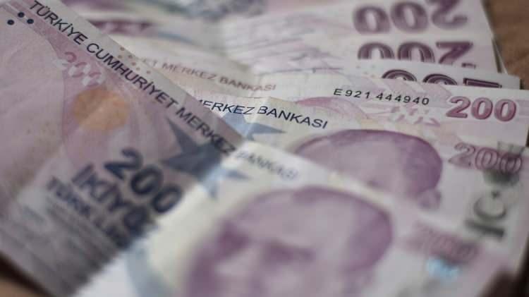 <p>SGK tarafından yapılan açıklamada "Hizmet dökümünüzde 'K' harfi gördüyseniz, bu iş yerleri SGK tarafından kontrollü iş yeri olarak izlenmektedir. Bu iş yerinde bildirilen çalışmalarınız, emeklilik hesabınızda geçerli sayılmayabilir" denildi.</p>
