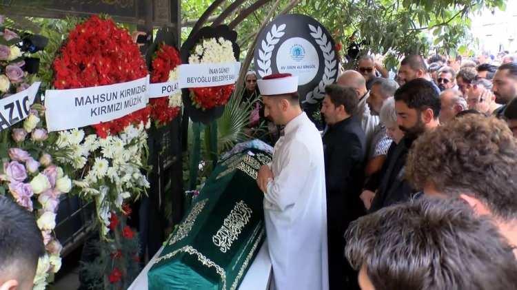 <p><span style="color:#800080"><strong>"O BİZİM GÜLLÜ ANNEMİZDİ"</strong></span></p>
