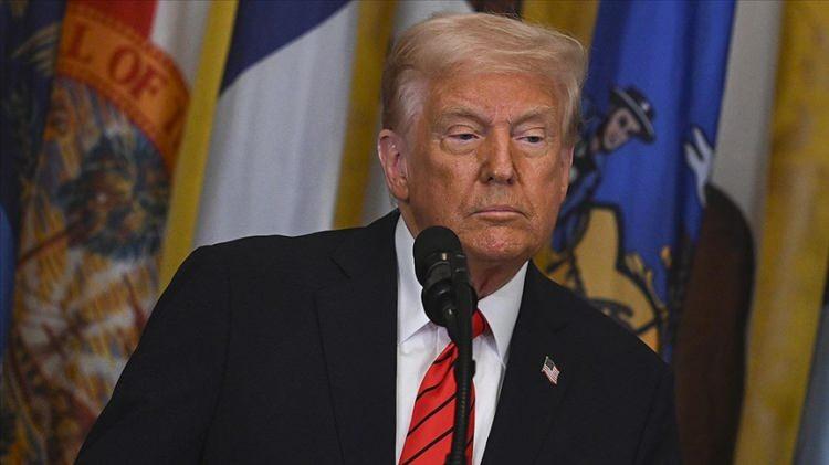 <p>SAAT 01.15: TRUMP’IN TELEFONU</p>

<p><br />
ABD Başkanı Trump’ın telefonu geldi.</p>

<p>Trump, tüm heyet başkanlarını kutladı, “Anlaşmanın hayata geçmesi için hep birlikte kararlılıkla çalışacağız” dedi.<br />
Cumhurbaşkanı Erdoğan’a, Katar Emiri Al Thani’ye ve Mısır Cumhurbaşkanı Sisi’ye teşekkür etti.</p>

<p> </p>
