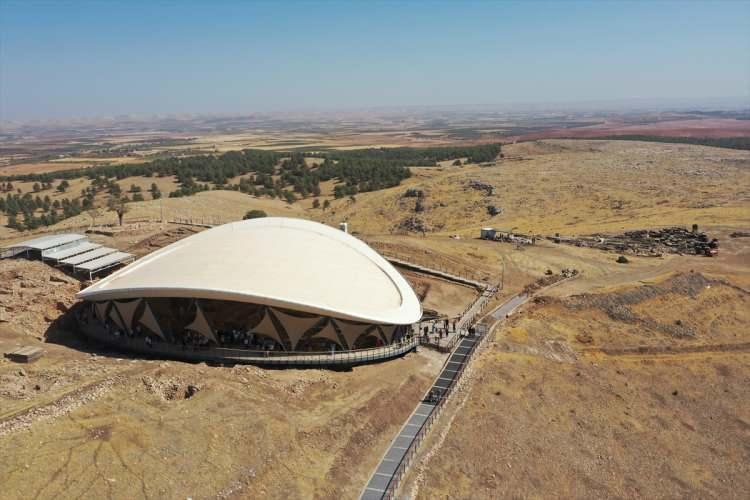 <p>Bu kapsamda alanda jeomanyetik, jeoradar ve lidar ölçümleri gerçekleştirildi.</p>

<p> </p>
