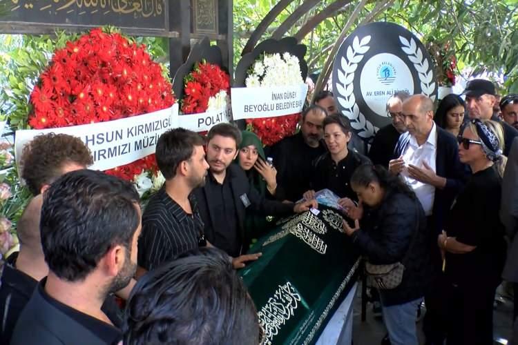 <p>Kamuoyunda geniş yankı uyandıran gelişmelerin ardından, dosyaya <strong>Cinayet Büro Amirliği</strong> de dahil oldu.</p>
