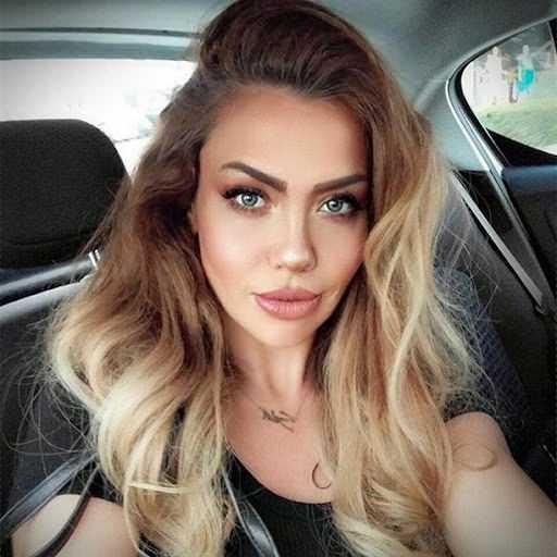 <p>Demet Akalın'ın büyük tepki çeken bu sözlerine ise en sert tepki kendisi gibi şarkıcı olan Lara'dan geldi. Bi Kanal TV'ye konuşan Lara, Güllü'nün ölümünden duyduğu üzüntüyü dile getirirken, Akalın'a yönelik eleştirilerini şöyle dile getirdi:</p>
