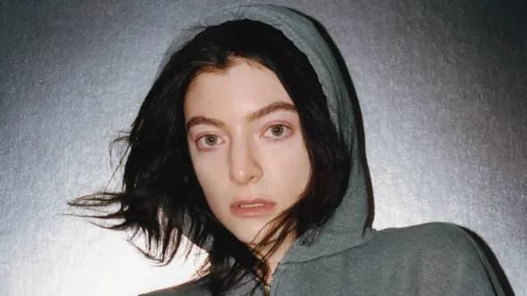 <p>Ancak, hem <strong>Apple</strong>'dan hem de sanatçıdan konuyla ilgili henüz resmi bir açıklama yapılmaması, şarkılarının <strong>İsrail</strong>'deki <strong>Apple Music</strong>'ten kaldırılmasının bir yaptırım mı yoksa geçici bir sansür mü olduğu sorusunu gündeme getirdi.</p>