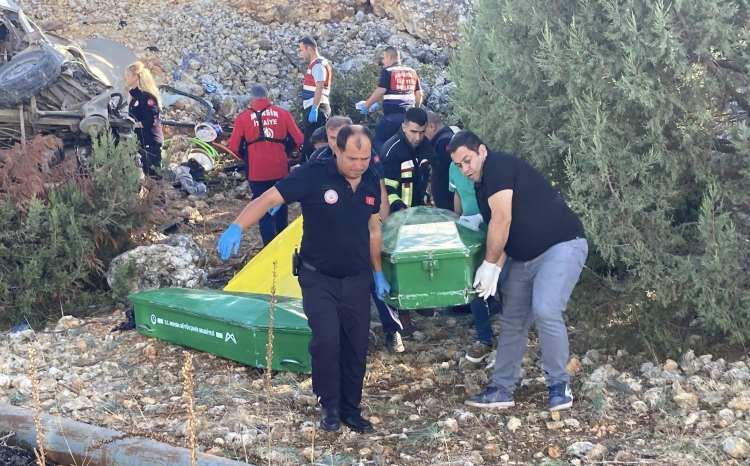 <p>Kaza, 06.40 sıralarında ilçeye bağlı Avgadı Yaylası olarak bilinen Erdemli Güzeloluk ile Sarıkaya Mahalleleri arasında Kargagediği Arkıt mevkiinde meydana geldi.</p>
