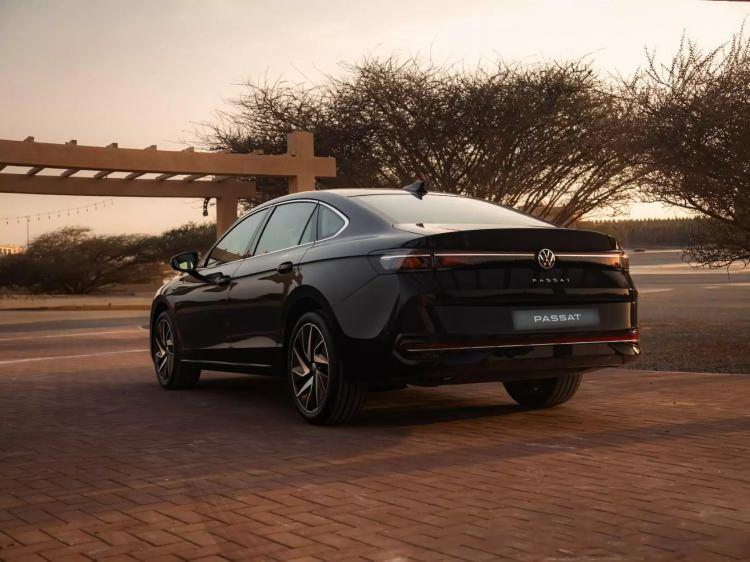 <p><strong>İKİ MOTOR SEÇENEĞİ VAR</strong></p>
<p>1.5 TSI ve 2.0 TSI benzinli motor seçenekleriyle satışa sunulan yeni Passat üç donanım seviyesinden Katar'da satışa sunuldu. </p>