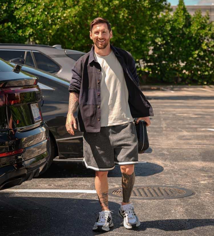 <p><strong>EN YAKIN TAKİPÇİSİ LIONEL MESSI</strong></p>
