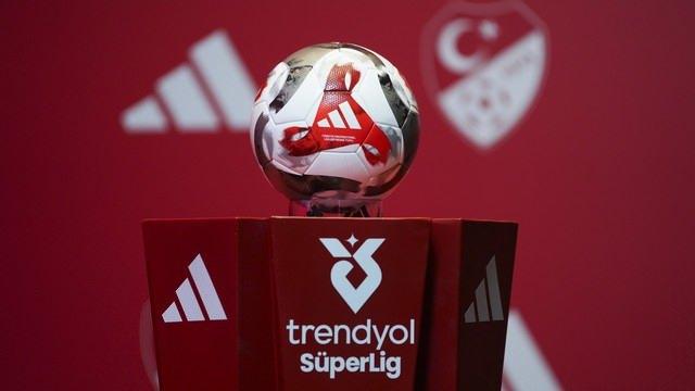 <p>Trendyol Süper Lig'de 8. hafta maçlarının tamamlanmasıyla milli araya girildi. </p>