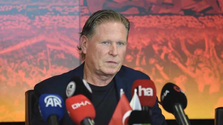 <p>Milli arada teknik adam değişikliği yaşayan bir diğer takım ise Kayserispor'du.</p>
