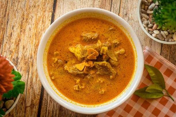<p><span style="color:#FF0000"><strong>GULAİ</strong></span></p>
<p><strong>Güneydoğu Asya'nın sevilen lezzetlerinden "Gulai", Endonezya'nın fenomen yemeklerinden biri.</strong></p>