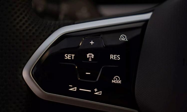 <p>Volkswagen'in birkaç yıl önce üretimden çektiği Passat yeniden üretime girdi.</p>
