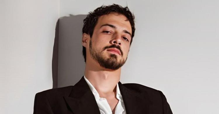 <p><span style="color:#000000"><strong>MERT YAZICIOĞLU</strong></span></p>