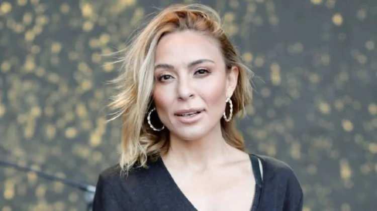 <p><span style="color:#000000"><strong>ZİYNET SALİ</strong></span></p>