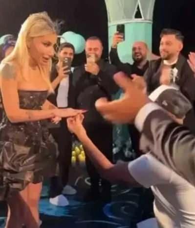 <p>Derici’nin yakın çevresinden alınan bilgilere göre, törenin akşam saatlerinde gerçekleşmesi planlanıyordu.</p>

<p>Ancak sabah saatlerinde düzenlenen operasyon ile hazırlıklar durduruldu.</p>
