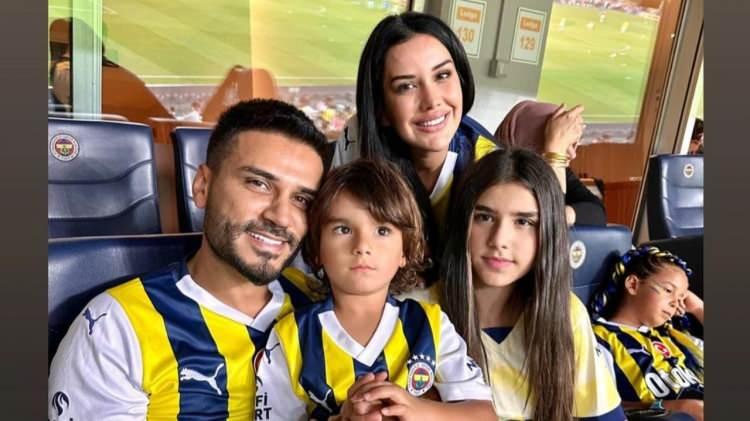 <p><span style="color:#800080"><strong><em>"Ne oldu, neden oldu, sabah 7'de neden eve jandarma geldi bilmiyoruz. Henüz iki hafta dolmadan kıl testimiz temiz gelmişken, aynı şekilde suçlama ile farklı dosyadan şafak operasyonu yapıldı. İnsanın onuru, gururu, itibarı çok değerlidir. Hepsi zedelendi. Kendimizden eminiz, alnımız ak, başımız dik. Ancak çok üzgünüz. Bu testlerin sonuçlarını da aynı şekilde haber yapın lütfen. Çocuklarımın psikolojisi için adalet istiyorum."</em></strong></span></p>