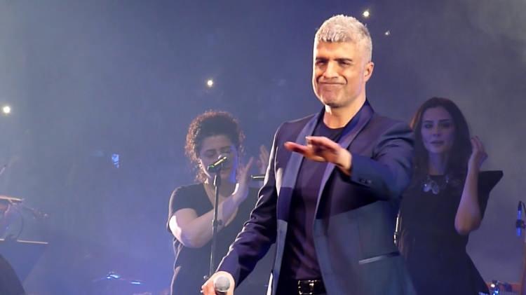 <p>Özcan Deniz ise konserden 200 bin dolar kazanacak.</p>