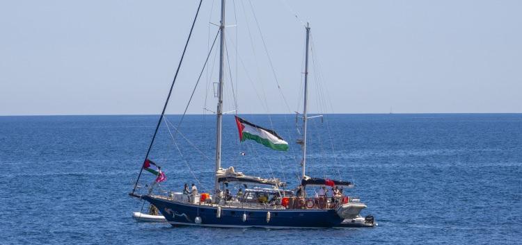 <p>Gözaltına alınan Thunberg, olayı "adam kaçırma" olarak nitelendirdi.</p>

<p>Thunberg ve diğer üç aktivist 10 Haziran'da sınır dışı edilirken, aralarında AP üyesi Hassan'ın da bulunduğu sekiz yolcu sınır dışı edilmeyi reddederek yasal süreci hapishanede geçirmeyi seçti. </p>
