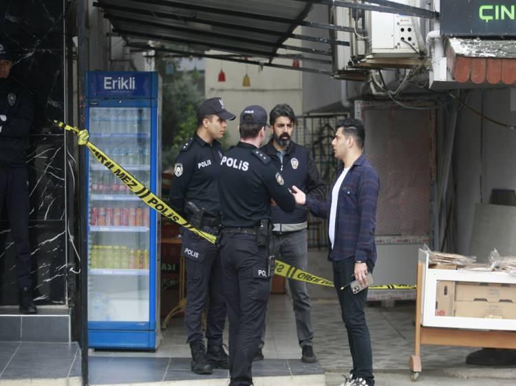 <p>ALKOL TESPİT EDİLDİ, BAŞKA DNA PROFİLİNE RASTLANMADI</p>

<p>Toksikolojik, histopatolojik ve biyolojik örnekler alındığı belirtilen otopsinin laboratuvar incelemelerinde, "Histopatolojik incelemede, otopside saptanan travmatik bulgular ile uyumlu sonuçlar tespit edilmiştir. Toksikolojik incelemede, kanda 3.53 promil etanol tespit edilmiştir. Biyolojik incelemede, alınan anal ve vajinal sürüntü örneklerinde sperm hücresi görülmemiş olup, sürüntü ve tırnak örneklerinde Gül Tut haricinde herhangi bir DNA profiline rastlanmamıştır" denildi.</p>
