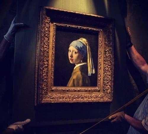 <p><strong>Ünlü ressamın hayat hikayesini kaleme alan tarihçi, "1667 sonbaharında 12 yaşında olması gerekiyor" derken, genç kızın annesinin de Vermeer'e yüklü bir miras bıraktığını ifade etti.</strong></p>
