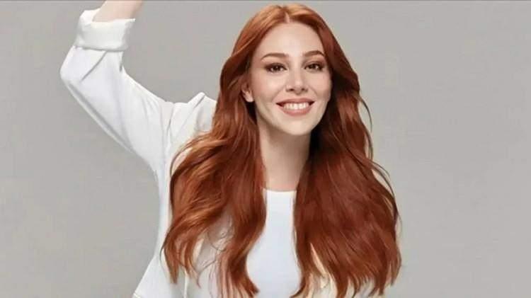 <p><strong><span style="color:#B22222">ELÇİN SANGU</span> |  İZMİR</strong></p>
