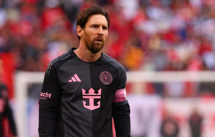 <p>Futbol efsanelerinden Lionel Messi, dünyanın en parlak 10 genç yeteneğini seçti.</p>