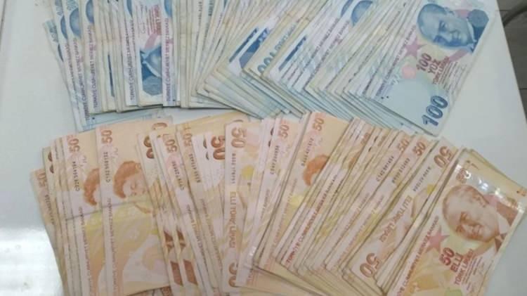 <p><strong>Yapı Kredi: </strong>Maaşını taşıyan emeklilere 15.000 TL'ye varan temel promosyonun yanı sıra, fatura talimatı ve kredi kartı harcaması gibi ek koşullarla toplamda 30.000 TL'ye varan nakit promosyon imkânı sağlıyor.</p>
<p> </p>