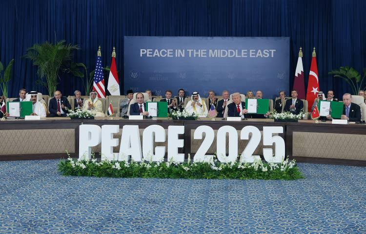 <p>Israel Hayom için kaleme aldığı yazıda Shay Gal, Trump'ın ateşkes çerçevesinin savaşın sonu değil <strong>"siyasi bir savaş alanı"</strong>nı açtığını, asıl mücadelenin artık bilişsel alanda verileceğini savundu.</p>

<p> </p>
