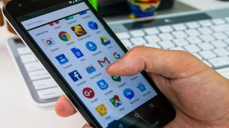 <p><span style="color:#800000"><strong>Google, Android kullanıcı arayüzünde köklü bir değişikliğe gidiyor. Artık tüm uygulamalar, “temalı simge” sistemine uyumlu olmak zorunda olacak. Şirket, yeni tasarım anlayışıyla Android’de bütünlük ve görsel uyumu artırmayı hedefliyor.</strong></span></p>