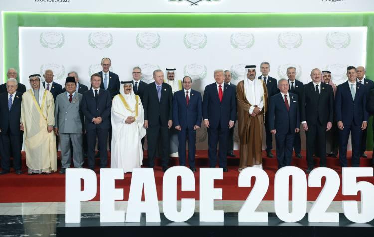 <p>Zirvede, Cumhurbaşkanı Erdoğan, ABD Başkanı Trump, Mısır Cumhurbaşkanı Sisi ve Katar Emiri Al-Sani Gazze için niyet beyanını imzaladı.</p>
<p> </p>