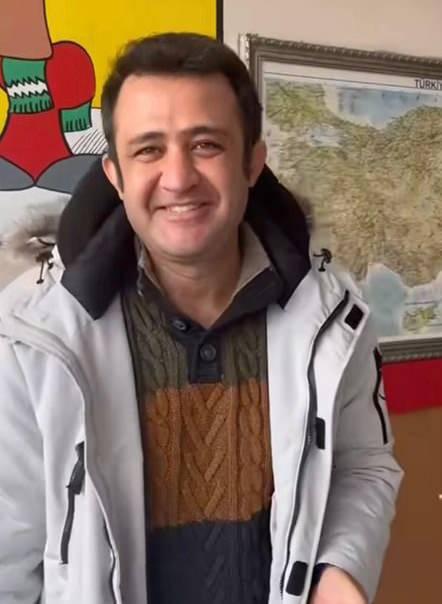 <p>DHA'ya konuşan Külcü'nün eşi biyoloji öğretmeni Kadriye Başak Külcü, <strong>''Kızımın öğretmeninden haber aldım. Ben yaralı olduğunu düşünerek gittim. Şehir içinde nasıl bir kaza olabilir ki diye düşündüm. Böyle bir vahşetin başımıza gelebileceğini asla tahmin etmezdim. Ben yoğun bakımın önüne giderim diye düşünürken, Adli Tıp'ın önüne gittim. Tabii ki kadere inanıyoruz ama bunun bir cinayet olduğunu, trafik kazası adı altında bir vahşet olduğunu, sorumsuzca bir davranışın eşimi aramızdan aldığı sonucuna vardık”</strong> diye konuştu.</p>
<p> </p>