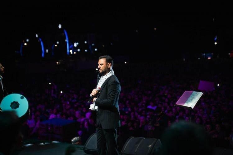 <p><strong>Konunun hassasiyetine vurgu yapan ünlü şarkıcı, "Erkeğe de transparan olmuyor. Bir sanatçı, ister istesin ister istemesin, topluma örnek olur.</strong></p>