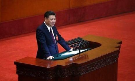 <p><br />
Xi Jinping, &Ccedil;in&rsquo;in mevcut lideri olarak k&uuml;resel siyasette g&uuml;&ccedil;l&uuml; bir akt&ouml;r haline gelmiştir. &Ccedil;in, Xi&rsquo;nin y&ouml;netiminde d&uuml;nyanın ikinci b&uuml;y&uuml;k ekonomisi ve askeri g&uuml;c&uuml; olarak b&uuml;y&uuml;meye devam etmektedir.</p>

<p>&nbsp;</p>

<p><strong>Xi'nin liderliği, &Ccedil;in&rsquo;in ekonomik g&uuml;c&uuml;n&uuml; pekiştirirken aynı zamanda b&ouml;lgesel ve k&uuml;resel etkisini artırmıştır.&nbsp;</strong></p>
