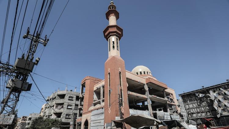 <p>Nimr, "Allah&rsquo;ın evinde oturmanın verdiği mutluluk tarif edilemez." ifadesini kullandı.</p>
