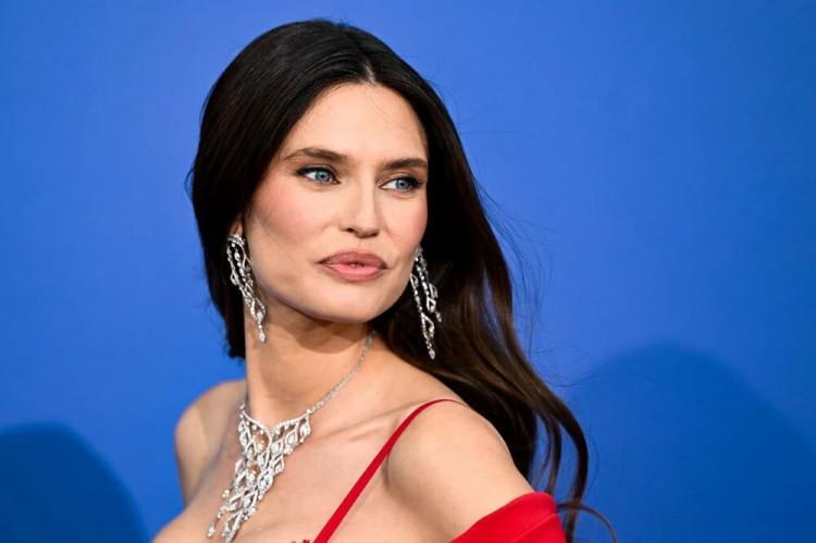 <p><strong>2005 yılından bu yana birçok kez Victoria's Secret defilelerinde yer alan ünlü İtalyan model Bianca Balti</strong>, bir süredir <strong>yumurtalık kanseriyle mücadele ediyordu</strong>. </p>