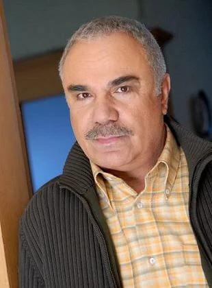 <p><strong>Halil Ergün</strong>, özellikle <strong>Yaprak Dökümü</strong> dizisinde birlikte rol aldığı oyuncu arkadaşlarına dair yaptığı samimi açıklamalarla dikkat çekti.</p>