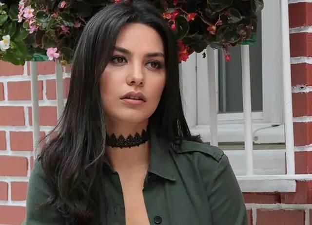 <p>Küçükköse, bu iddialara <strong>kendine has bir şekilde cevap vererek</strong>, estetik iddialarına <strong>son noktayı koydu</strong>.</p>
