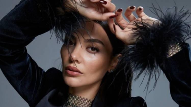 <p>Küçükköse'nin bu paylaşımı sonrası <strong>fotoğraflarına binlerce beğeni</strong> gelirken, takipçileri tarafından <span style="color:#800080"><em><strong>"Gerçekten ikiz gibisiniz!" </strong></em></span>yorumları yağdı.</p>
