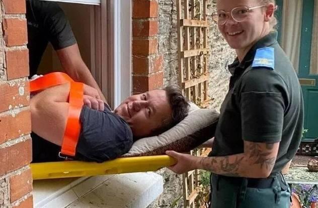 <p>B&Uuml;Y&Uuml;K BİR ŞOK YAŞADI</p>

<p>D&uuml;zenli egzersiz yapan, koşuya &ccedil;ıkan ve genel sağlık durumuna dikkat eden Zack, aldığı teşhis karşısında derin bir şok yaşadı. "B&ouml;yle bir şeyin başıma geleceğini hi&ccedil; d&uuml;ş&uuml;nmezdim. Spor yapıyor, sağlıklı besleniyordum. Ger&ccedil;ekten hazırlıksız yakalandım" diyerek yaşadığı şaşkınlığı dile getirdi.</p>
