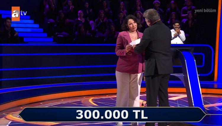 <p>Ve <strong>300 bin TL'lik ödülle yarışmadan ayrıldı</strong>. </p>