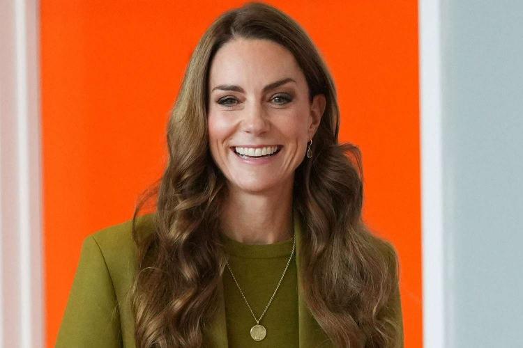 <p>Bu özel mücevherlerin Kate için anlamının büyük olduğu ve yakında önemli etkinliklerde bu takıları kullanacağı tahmin ediliyor.</p>