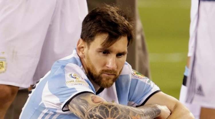 <p>Ünlü futbolcu Lionel Messi'ye İspanya'dan üzen haber geldi.</p>