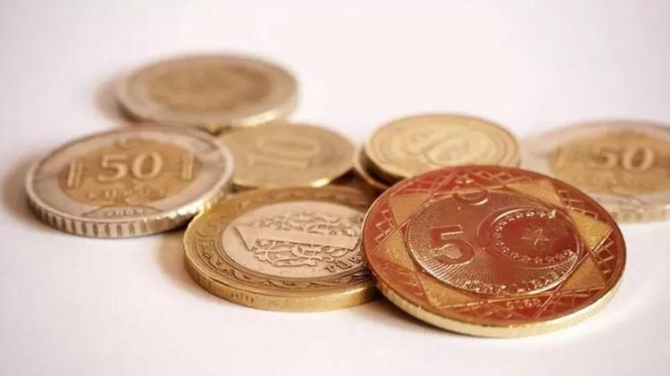 <p><strong>Öte yandan 28 milyon 153 bin adet 5 lira, 2 milyon 154 bin adet 50 kuruş, 360 bin adet 10 kuruş, 180 bin adet 5 kuruş ve 240 bin adet 1 kuruş tedavüle sunuldu.</strong></p>
