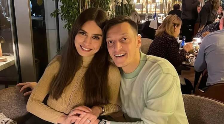 Mesut Özil'den doğum gününde 5 yaşındaki haline nasihat! 