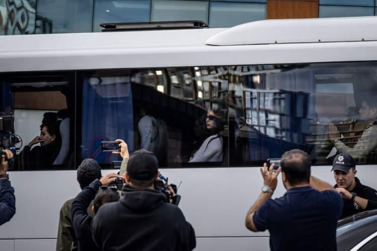 <p>İstanbul Cumhuriyet Başsavcılığı Kaçakçılık, Narkotik ve Ekonomik Suçlar Soruşturma Bürosu tarafından haklarında uyuşturucu veya uyarıcı madde kullanmak suçundan soruşturma başlatılan ve kamuoyunca tanınan kişilere yönelik jandarma ekiplerince geçtiğimiz hafta operasyon düzenlenmişti.</p>