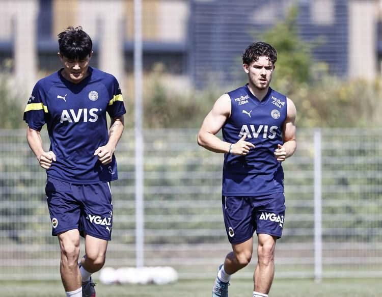 <p>Sarı-lacivertli taraftarlar y&ouml;netimden &ouml;zellikle Ferdi Kadıoğlu ve Kim Min Jae'nin yeniden takıma kazandırılmasını talep ediyor.</p>
