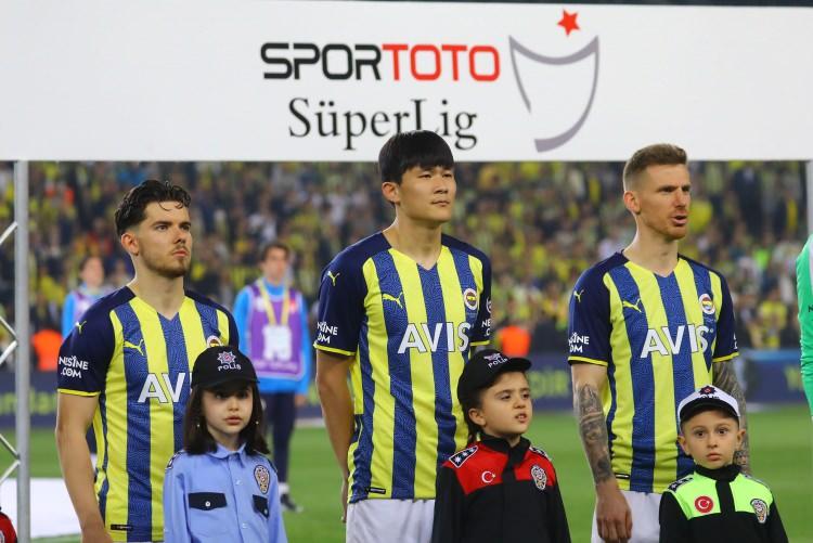 <p><strong>İKİ YILDIZIN SATIŞINDAN 49 MİLYON EURO'LUK GELİR...</strong></p>
