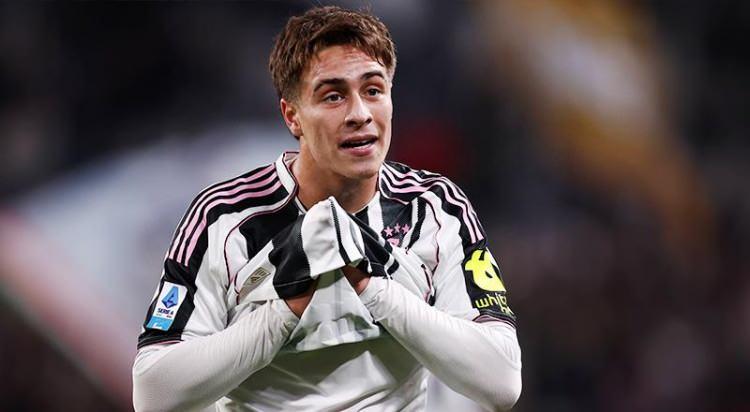 <p><strong>Juventus Kenan Yıldız'ı şu anda 100 milyon euroya satmaz. Değeri kul&uuml;p nazarında 100 milyonun &uuml;zerinde.</strong></p>
