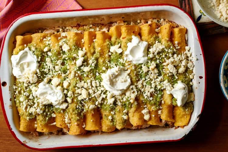 <p><strong>12. Salsa Verde Enchiladas – Meksika</strong></p>
